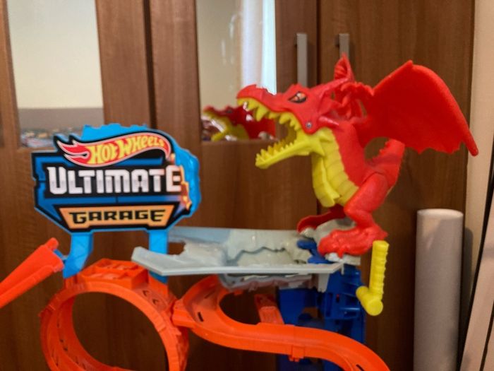 Hotwheels ultimate garage