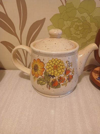 Sadler Teapot
