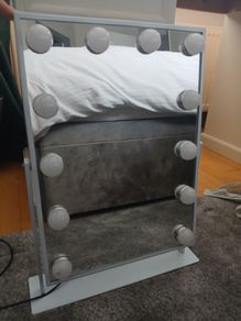 Hollywood mirror