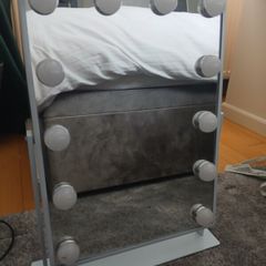 Hollywood mirror
