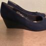Size 5 dark blue women's high heels Image 2