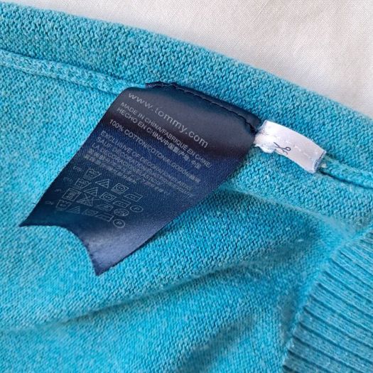 tommy hilfiger v neck size xl ptp 26" turquoise in excellent condition