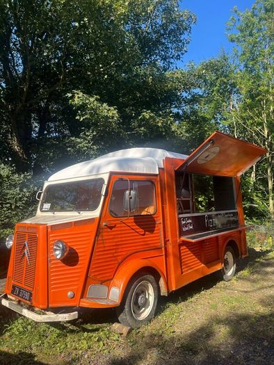 Food truck; Citroen hy wood fired pizza van