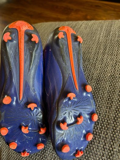 Uk 2 Puma football boots