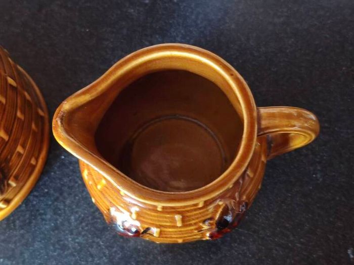 Vintage Mid 20th century Japanese Marutomoware jug and sugar bowl set.