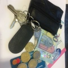 3 Key/Change Purses Real Leather. selling 3 for 5 euro