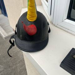 Novelty helmet