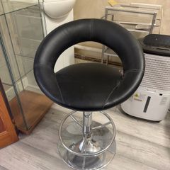 Bar stool