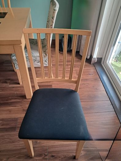 Dining table and 6 chairs