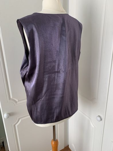 New Shimmering Metallic Mauve Top. Size 16