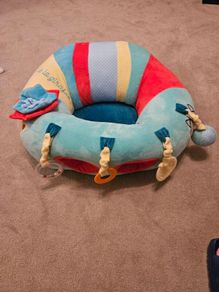 Sophie La Giraffe Baby Seat and Cushion