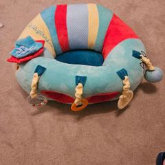 Sophie La Giraffe Baby Seat and Cushion