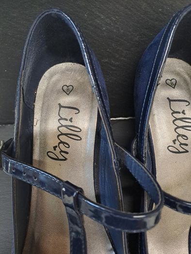 Black and navy suede heels size 8