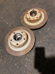 Renault Trafic Vivaro Primastar 2.0 07 - 14 Rear Discs with bearing