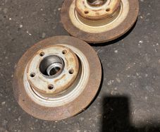 Renault Trafic Vivaro Primastar 2.0 07 - 14 Rear Discs with bearing