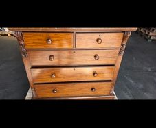 Solid chest of drawers