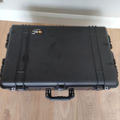 Peli 1650 electronics/camera carrier case
