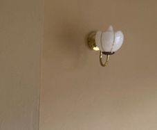 2x wall lights