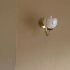 2x wall lights