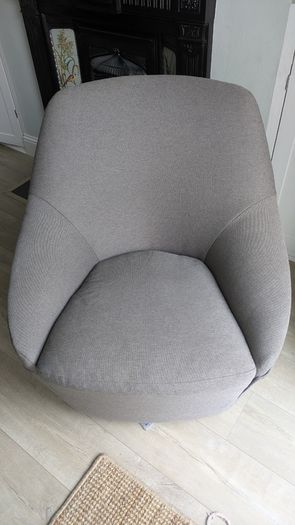Swivel armchair