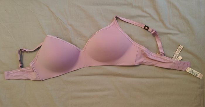 Brand new Victoria's secret bra 36DD/E80 code p75 823