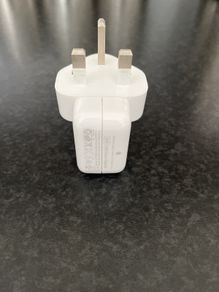 Apple charger 10W