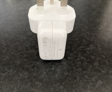 Apple charger 10W