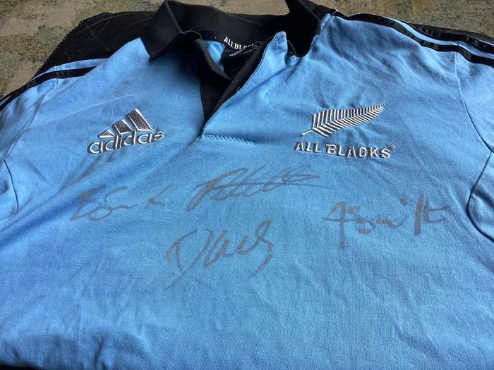 Sports Top Rugby memorabilia Signed All Blacks New Zealand Training Jersey 2014