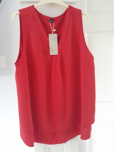 Emery Rose V Neck Sleeveless Top