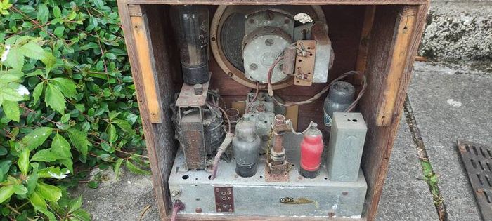Wartime Civilian Receiver vintage radio