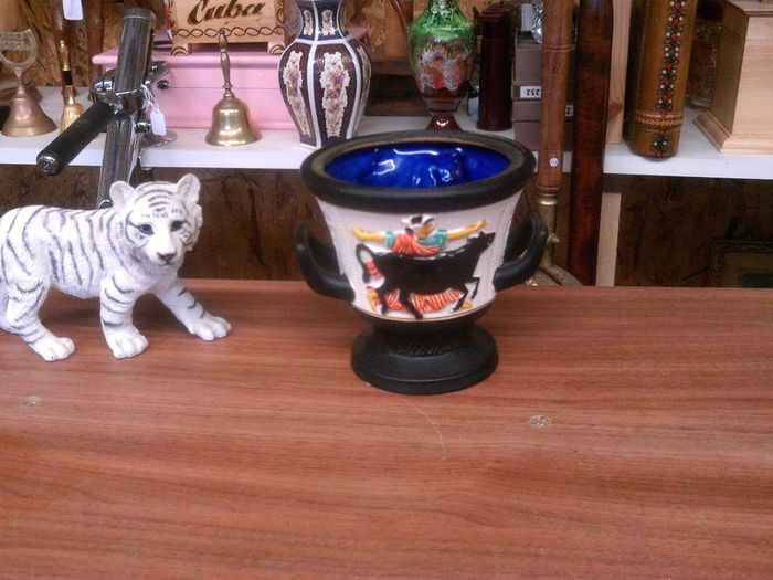 drinking vessel