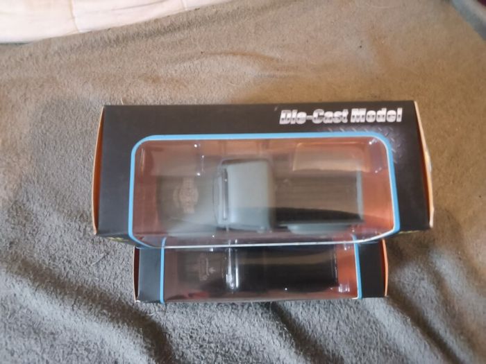 selection of collectable boxed vans 1/32