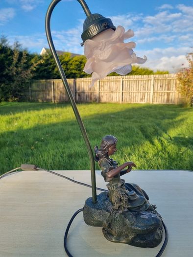 Figural lamp in the Art Nouveau style