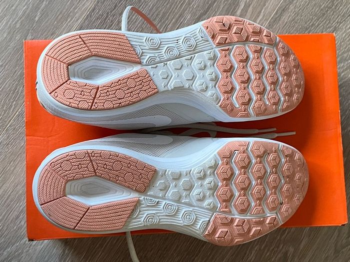 Nike Trainers - white/light grey & coral pink - UK 6