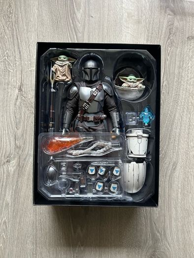 HOT TOYS TMS015: The Mandalorian & Child (Deluxe Version) - Star Wars