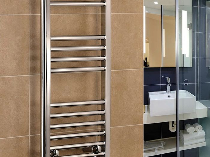 Chrome Straight Heated Towel Rail W400mm x H800mm Flat Central Heating Towel Radiator (FREE POSTAGE)
