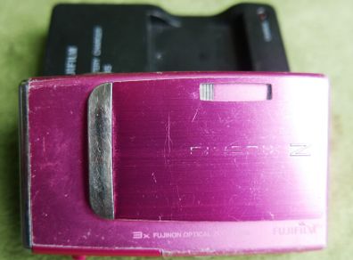 Fujifilm Finepix Z10Fd Pink 7.2MP 3x Optical Zoom Digital Camera from Japan works well