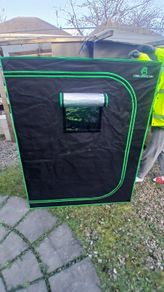 Grow tent