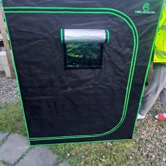 Grow tent