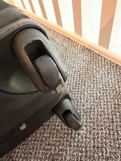 Samsonite carry on suitcase