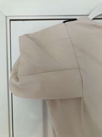 Coosy Structured Top creamy beige and black sequin