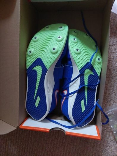 nike spikes