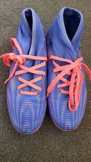 Adidas Nemeziz kids football shoes UK 4