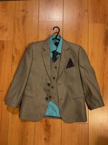 Boys Stunning Italian designers Communion Suit 8-9years
