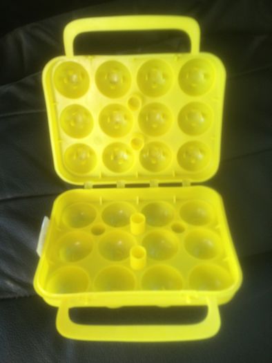Egg container