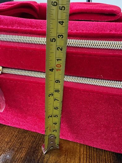 Estee Lauder Red Velvet Bow-Tie Train Case New