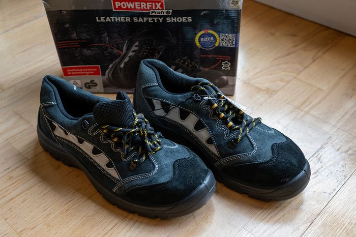 Safety shoes