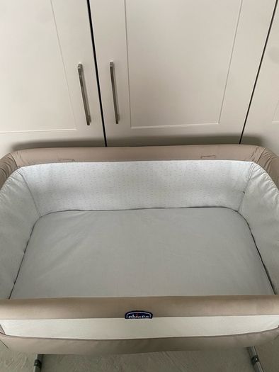 Chicco Bedside Crib