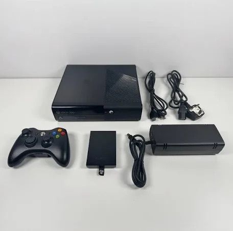Xbox 360E 250GB + Controller
