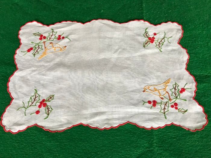 Pre-loved Vintage Hand Embroidered Doilie